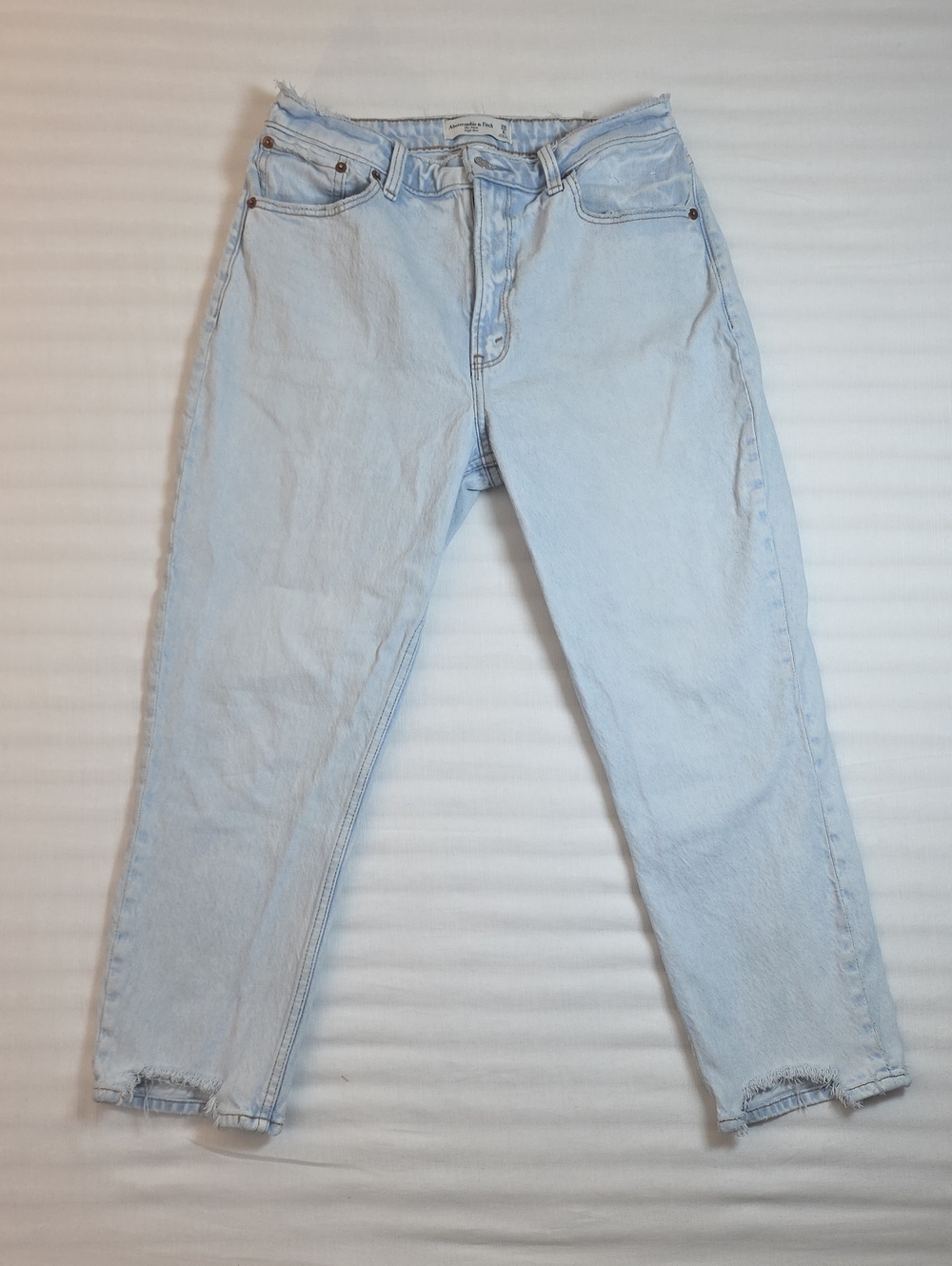 Abercrombie & Fitch Light Blue Boyfriend Jeans; 6s/28